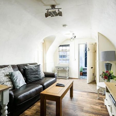 Unique 1 Bedroom Apartment-Bath Exterior photo